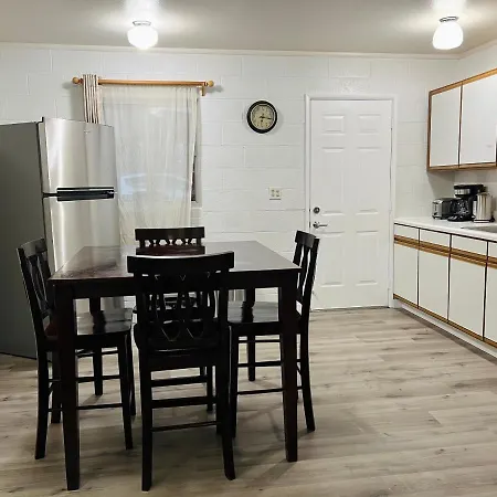 Lake Powell Motel & Apartments
